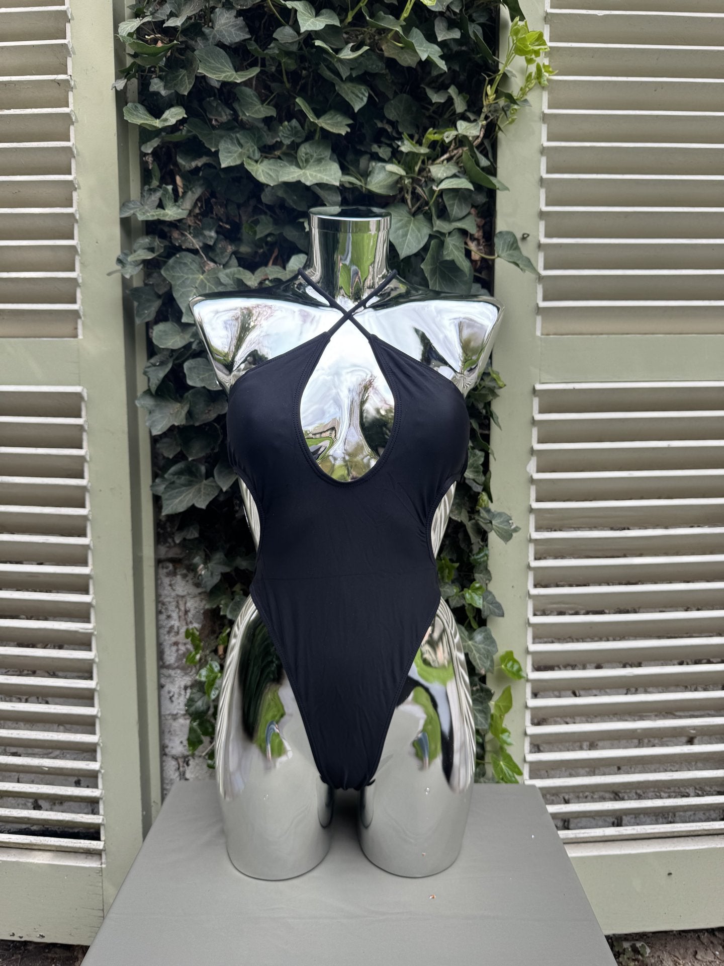 Cross-Halter Keyhole Swimsuit Black